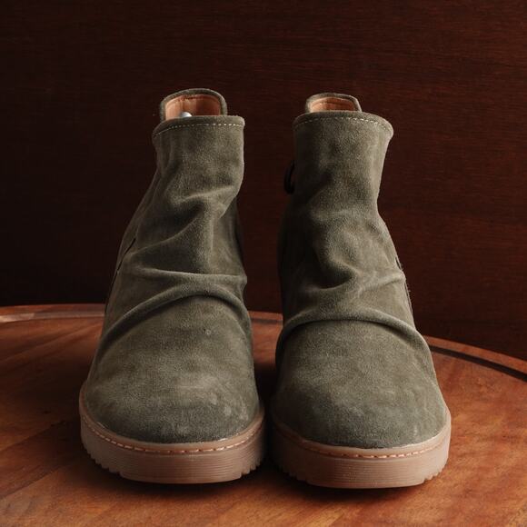 Sofft Boots Womens Size 10M Green Siri Suede Ankle Wedge Casual Preppy Side Zip - Picture 3 of 14